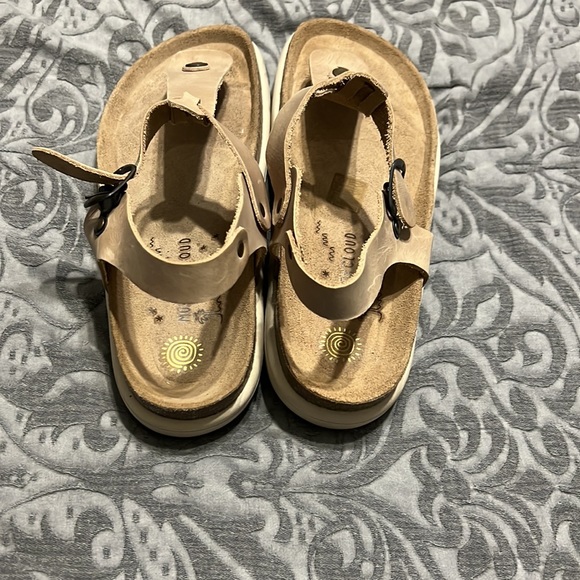 Size 39 Musse & Cloud Gizah Thong Sandal - Picture 4 of 5